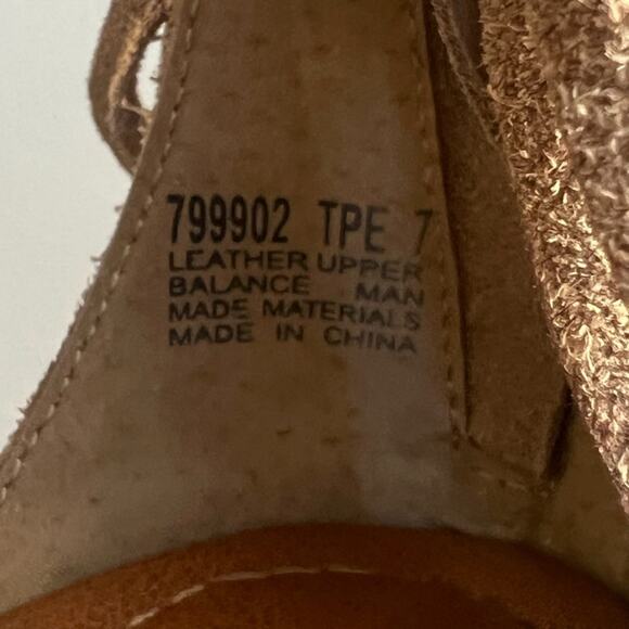 MinneTonka Wedges Women's Size 7 Fringe Sandals Beige Suede Strappy Back Flat - Picture 4 of 5